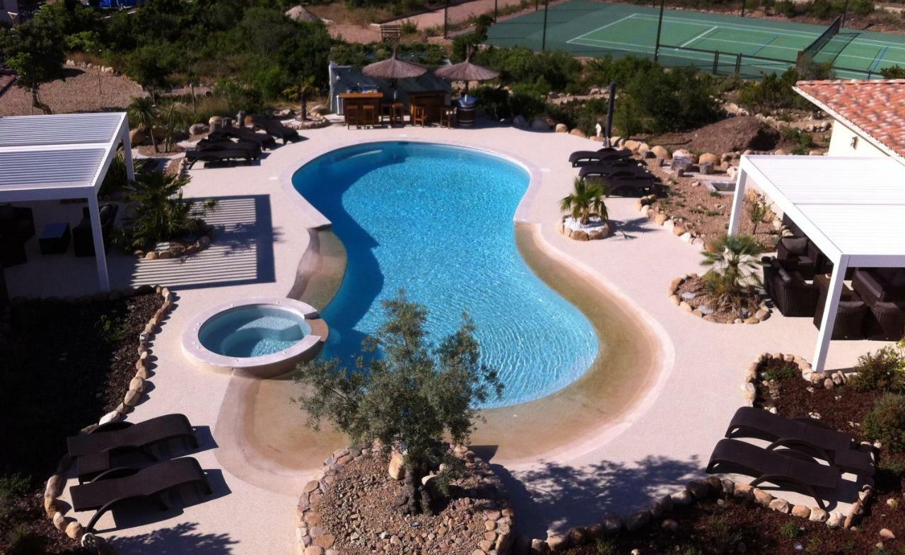 L'hacienda Piscine Chauffee A 28, Spa, Boulodrome Et Court De Tennis Prives, 2 Independantes Villa